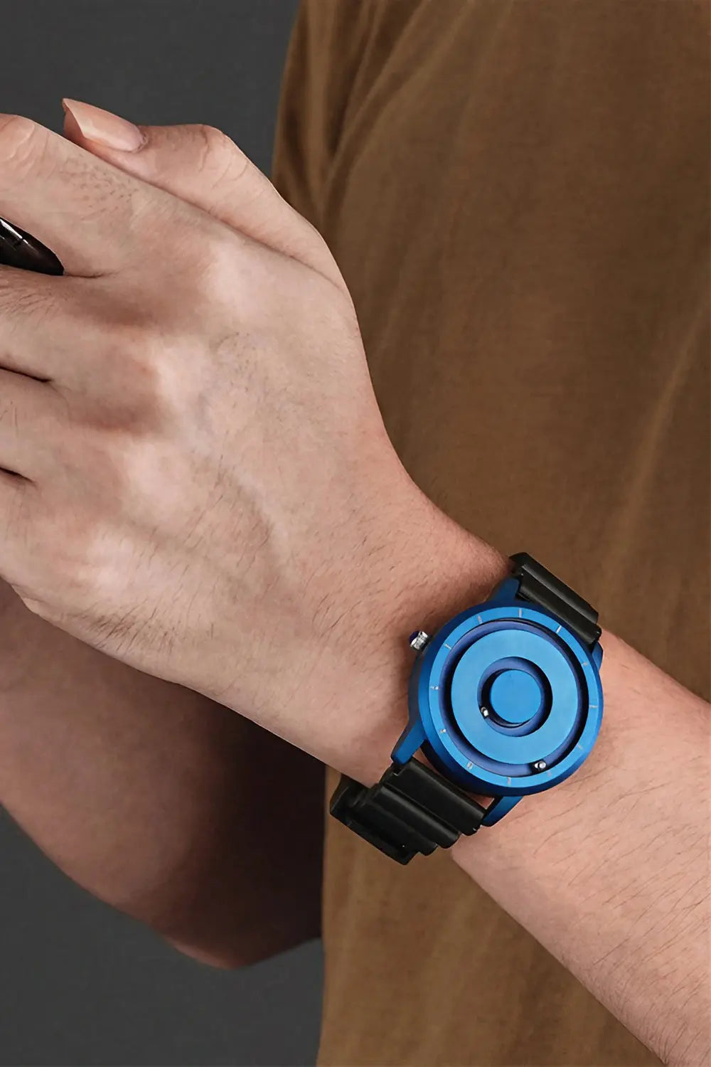 Doeshi Watch™ • Het magnetische horloge van 2024